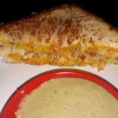 A picture of Potato masala sandwich.