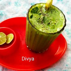 A picture of Nankeen mint lassi.