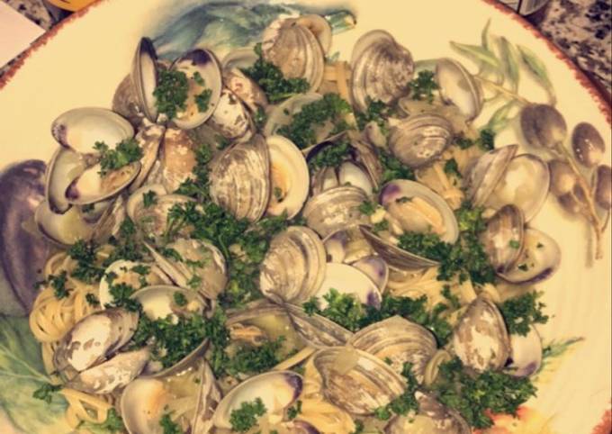 Recipe of Speedy Linguine with White Wine Clam Sauce