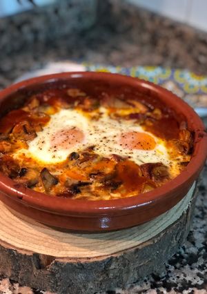 Foto principal de Cazuela de champiñones y huevo