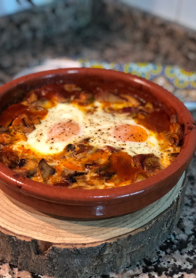 Una foto de Cazuela de champiñones y huevo