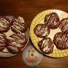 A picture of Red velvet cheesecake cookies.