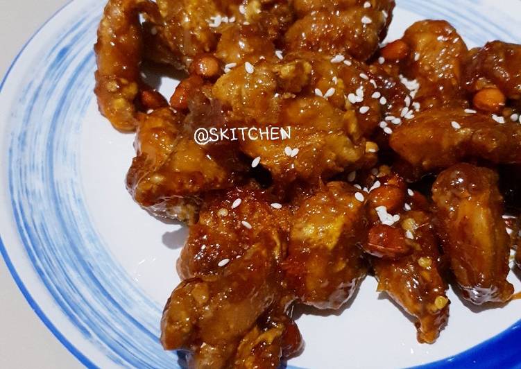 Bagaimana Menyiapkan Dakgangjeong/Sweet Crispy Korean Fried Chicken, Sempurna