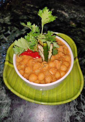 কিমা ঘুগনি (keema ghugni recipe in Bengali) রেসিপির প্রধান ছবি