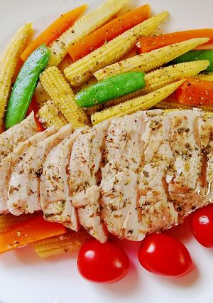 義式香料雞胸肉佐時蔬(電鍋版) 的食譜成品照片