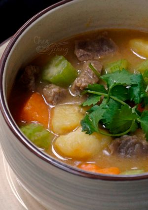 Hình của món Súp bò hầm rau củ.