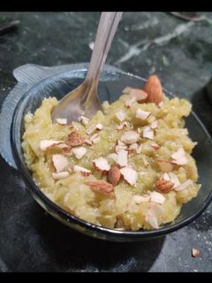 लौकी का हलवा (lauki ka halwa recipe in Hindi) रेसिपी मुख्य फोटो