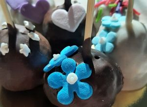 Una foto de Cake pop (chupetines de torta)