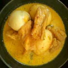 A picture of Terik Kuning Tahu Telur.