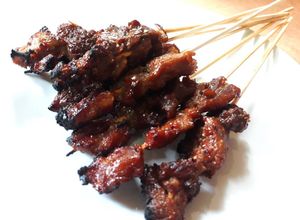 Foto resep Sate rembiga/rembige (sate daging sapi pedas manis khas Lombok)