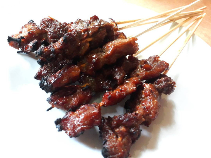 Wajib coba! Resep memasak Sate rembiga/rembige (sate daging sapi pedas manis khas Lombok) hidangan Hari Raya  lezat