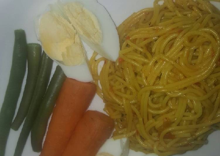 Spaghetti with boiled eggs and veggies