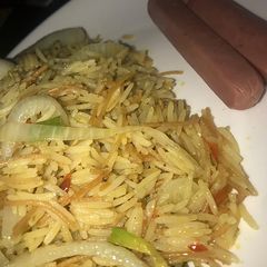 A picture of Soyayyar shinkafar basmati rice tare da spaghetti da sausage.