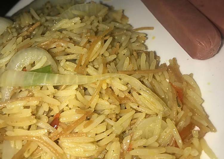 Soyayyar shinkafar basmati rice tare da spaghetti da sausage