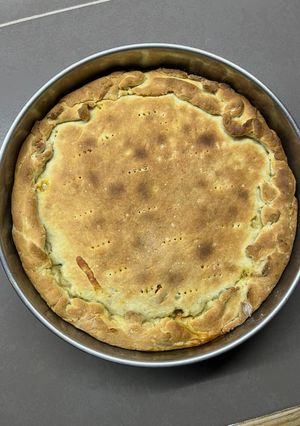 Una foto de Tarta de pollo y puerro 🥬🥧🍗