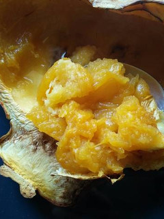 A picture of 2 ways to make pumpkin puree.