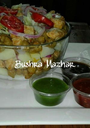 A picture of Spicy Chicken Chaana Chaat.