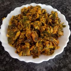 A picture of Spring onion, besan sabzi.
