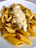 Pennoni rigati ai carciofi con alici e crema di grana padano