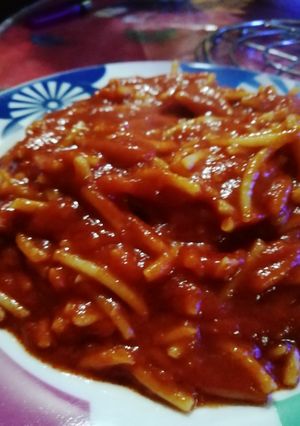 Una foto de Fideuá con chorizo dulce, picante y tomate frito 😋❤️🌹