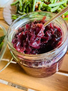 Lilahagyma lekvár recept fotója
