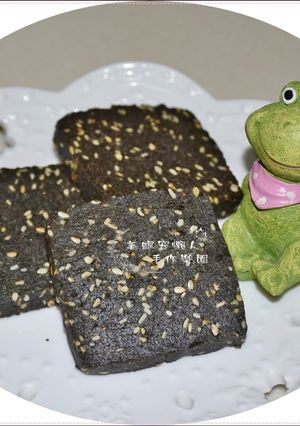 黑芝麻醬餅乾—冰箱小西點 的食譜成品照片