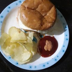 A picture of Today dinner 🍔.