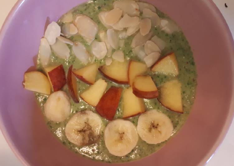 Recipe: Appetizing Green smoothie bowl