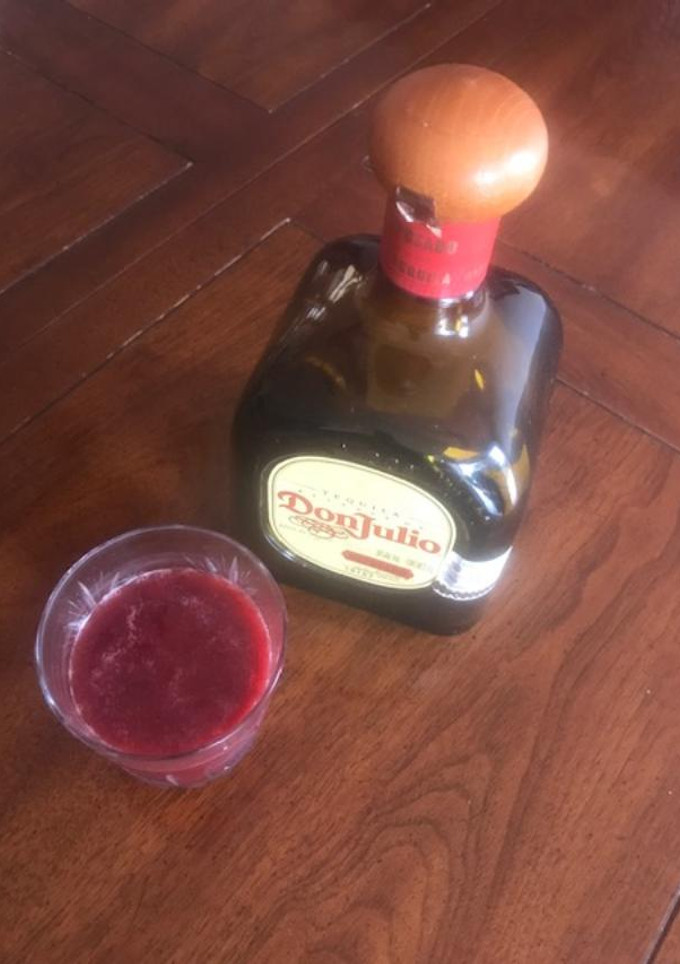Una foto de Margarita de cerezas negras