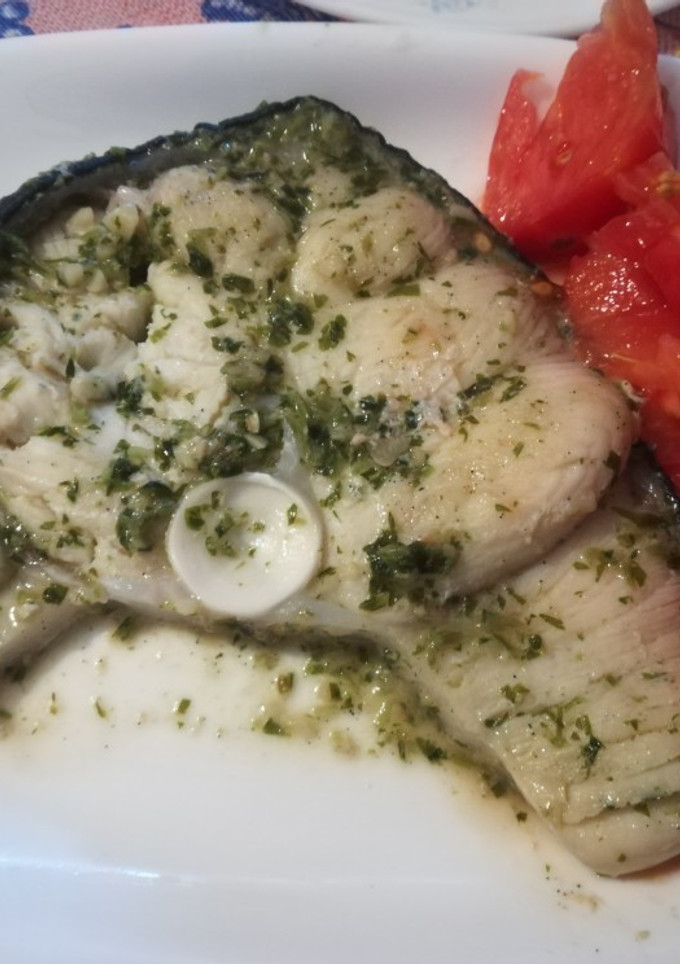 Una foto de Marrajo con ajo y perejil