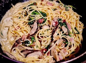 Foto resep Creamy Japanese Style Spaghetti w/ Bacon, Shiitake & Spinach