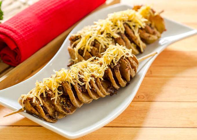 Bagaimana Menyiapkan Resep Kentang Bakar, Enak