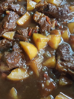 Una foto de Ternera guisada con Patatas al estilo Japonés Nikujaga