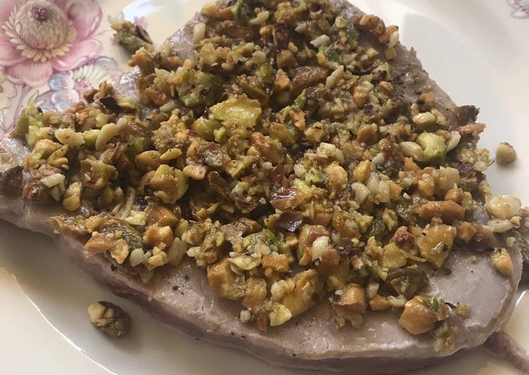 Recipe of Perfect Tuna steak with pistachio crust