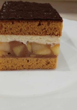 Mézes Almás krémes sütemény recept fotója