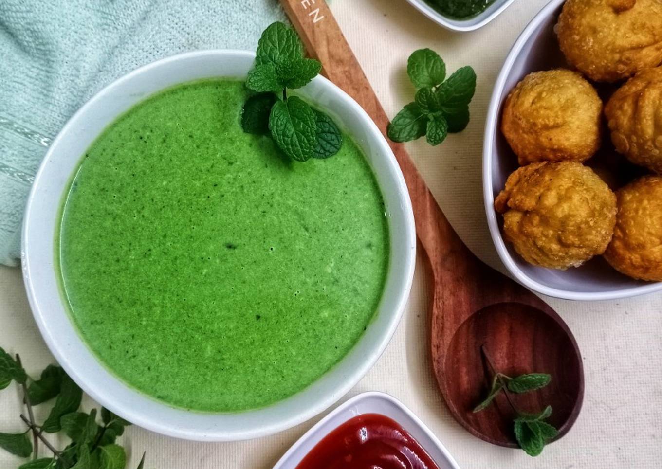 Spinach and Mint Soup