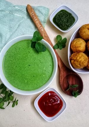 A picture of Spinach and Mint Soup.