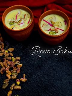 गुजरती स्पैशल बासुंदी (Gujarati special basundi recipe in Hindi) रेसिपी मुख्य फोटो