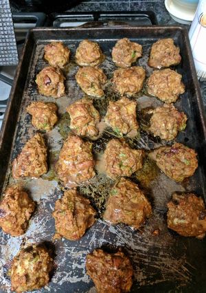 A picture of Meat balls with chicken liver.