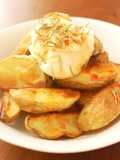 Patate novelle al forno con Thai Sweet Chili e panna acida