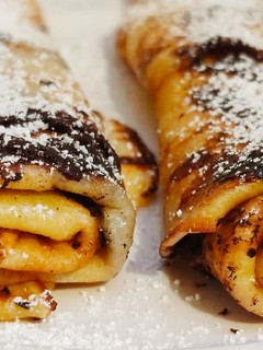 Palacsinta csokoládé darabokkal 🥞🍫 recept fotója