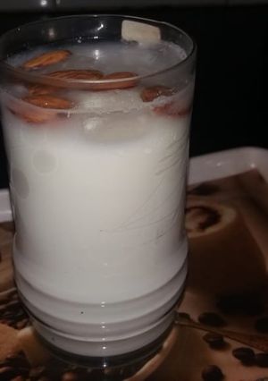 A picture of Almond shake.