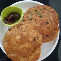 A picture of Spicy masala puri.