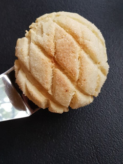 A picture of Melon pan.