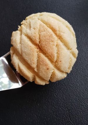 A picture of Melon pan.