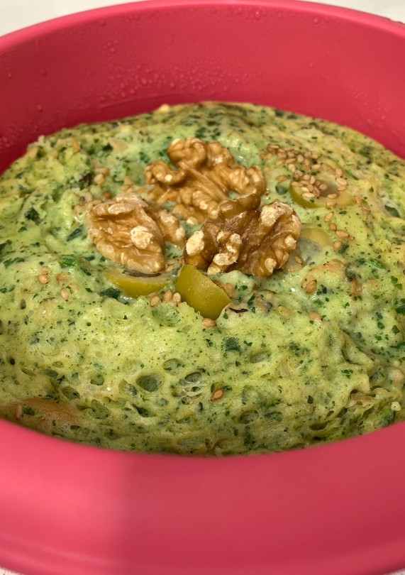 Una foto de Pastel saludable de espinacas y pollo al microondas