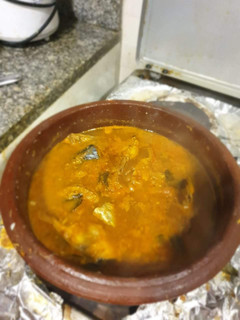 மண்சட்டி மீன் குழம்பு(fish curry recipe in tamil) செய்முறை முக்கிய புகைப்படம்