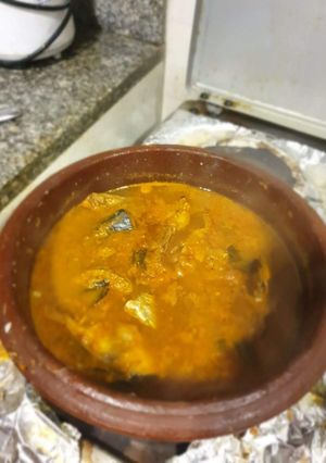 மண்சட்டி மீன் குழம்பு(fish curry recipe in tamil) செய்முறை முக்கிய புகைப்படம்