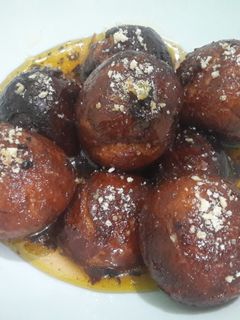 गुलाब जामुन (Gulab jamun recipe in Hindi) रेसिपी मुख्य फोटो