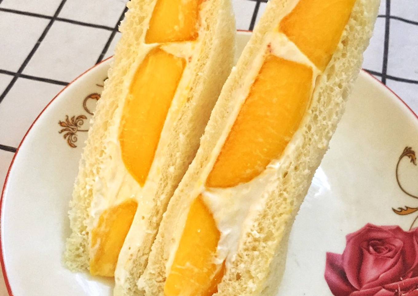 Fruits sando manggo cream cheese